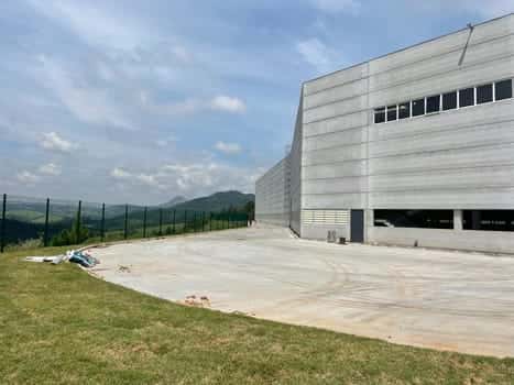 Galpão em condomínio em Araçariguama/SP